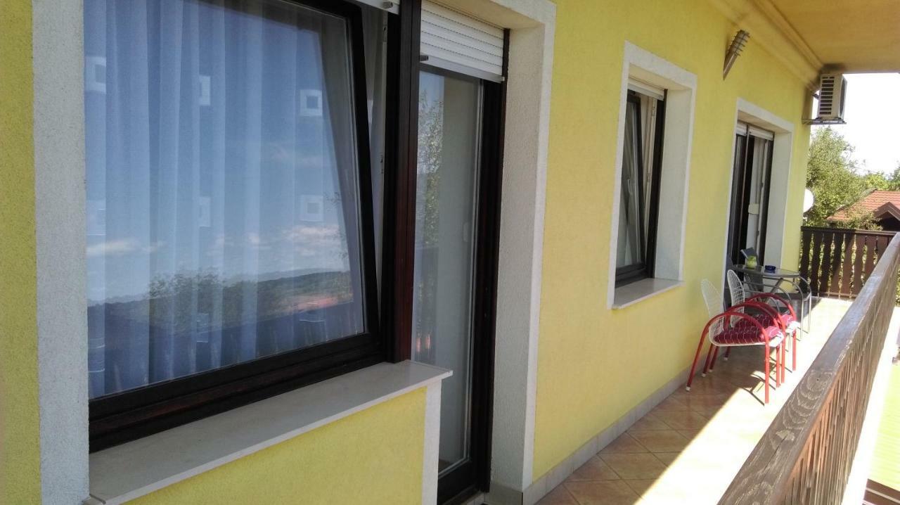 Apartmani Nova Karlovac Exterior foto